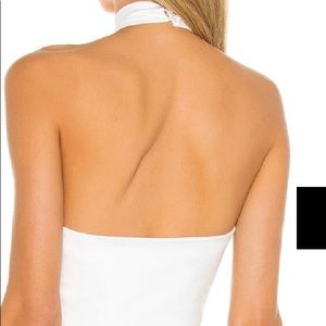 superdown
brenna crop top size xs Color white